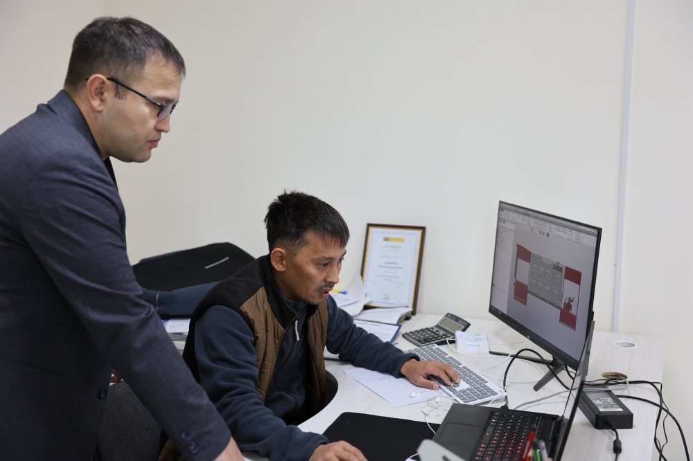 СҚО ТЖД бастығы «Орал Гормаш» АҚ-да өрт сөндіру техникасын өндіру мүмкіндіктерімен танысты — Фотосурет 2