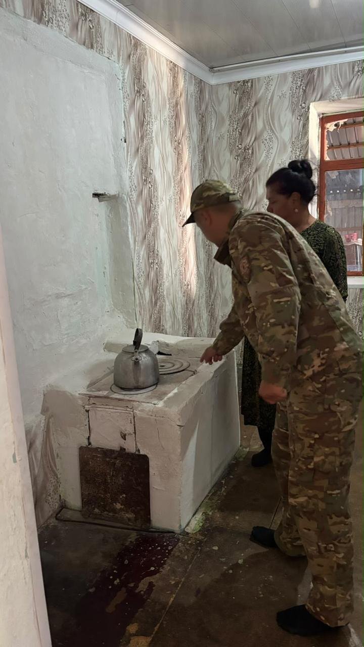 ШЫМКЕНТТЕ ТҰРҒЫН ҮЙЛЕРДЕГІ ӨРТТІҢ АЛДЫН АЛУ ЖҰМЫСТАРЫ ЖҮРГІЗІЛУДЕ — Фотосурет 2