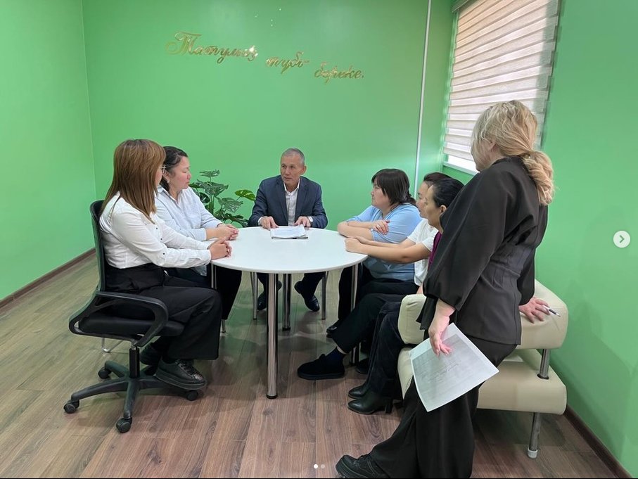 12 қазан 2026 жылы Ұлытау облысы Әділет департаментінің «Жаңаарқа ауданының ауданаралық мәжбүрлеп орындату аумақтық бөлімі» филиалымен Жаңаарқа аудандық сотының қызметкерлерінің қатысуымен «Таза Қазақстан- ортақ жауапкершілігіміз» атты тақырыпта дәріс оқылды. — Фотосурет 1
