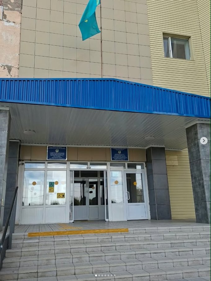 2026 жылғы 12 қазанда Ұлытау облысының Әділет департаменті халықтың конституциялық-құқықтық мәдениеті мен құқықтық сауаттылығын арттыру, Қазақстан Республикасы Конституциясының негізгі ережелерін түсіндіру, заңға құрметпен қарау мәдениетін қалыптастыру, сондай-ақ құқықтық ағарту және профилактикалық жұмыстарды жүйелі түрде ұйымдастыру мақсатында Ұлытау облысының жұмыспен қамтуды үйлестіру және әлеуметтік бағдарламалар басқармасының «Ұлытау облысының арнаулы әлеуметтік қызметтер көрсету орталығы» КММ-де медиатордың қатысуымен «Әділет кеңес береді» акциясын өткізді. — Фотосурет 1