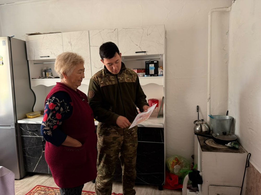 Абай облысы ТЖД қызметкерлері жылыту маусымы кезеңінде өрт қауіпсіздігін қамтамасыз ету мақсатында профилактикалық рейдтер өткізуде. — Фотосурет 4