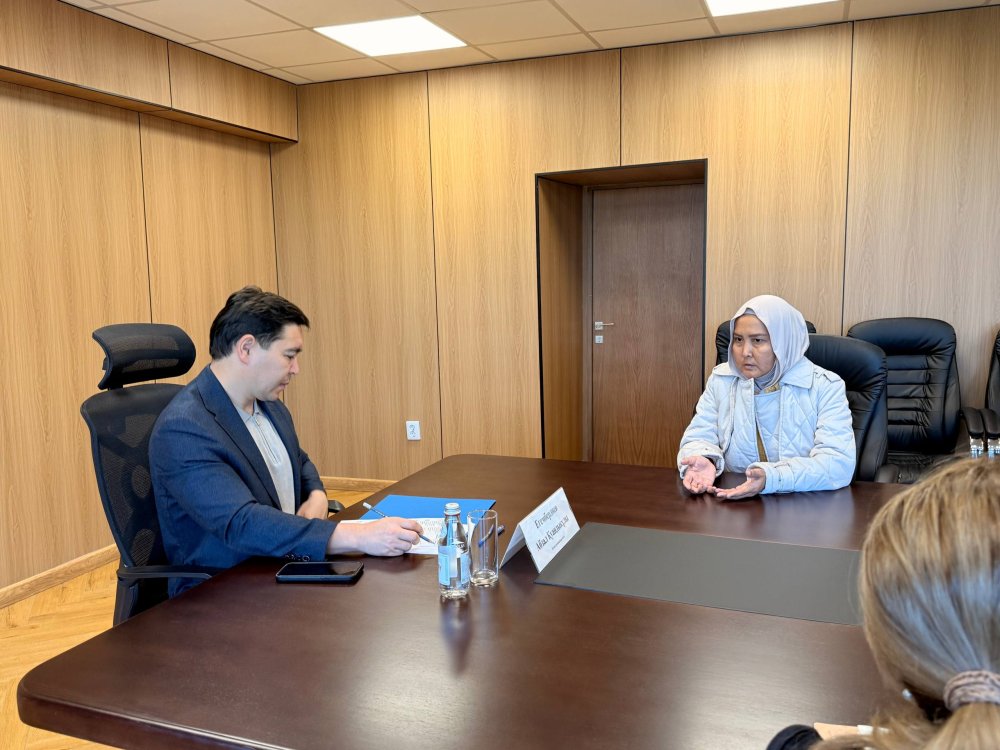 Әуезов ауданының әкімі Абзал Егембердиев тұрғындарды кезекті жеке қабылдауын өткізді — Фотосурет 6