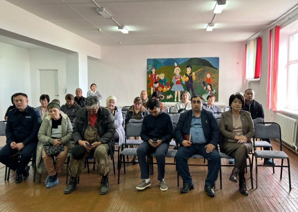 Интернационалдық және Ақжан ауылдық округтерінің тұрғындарымен кездесулер — Фотосурет 9