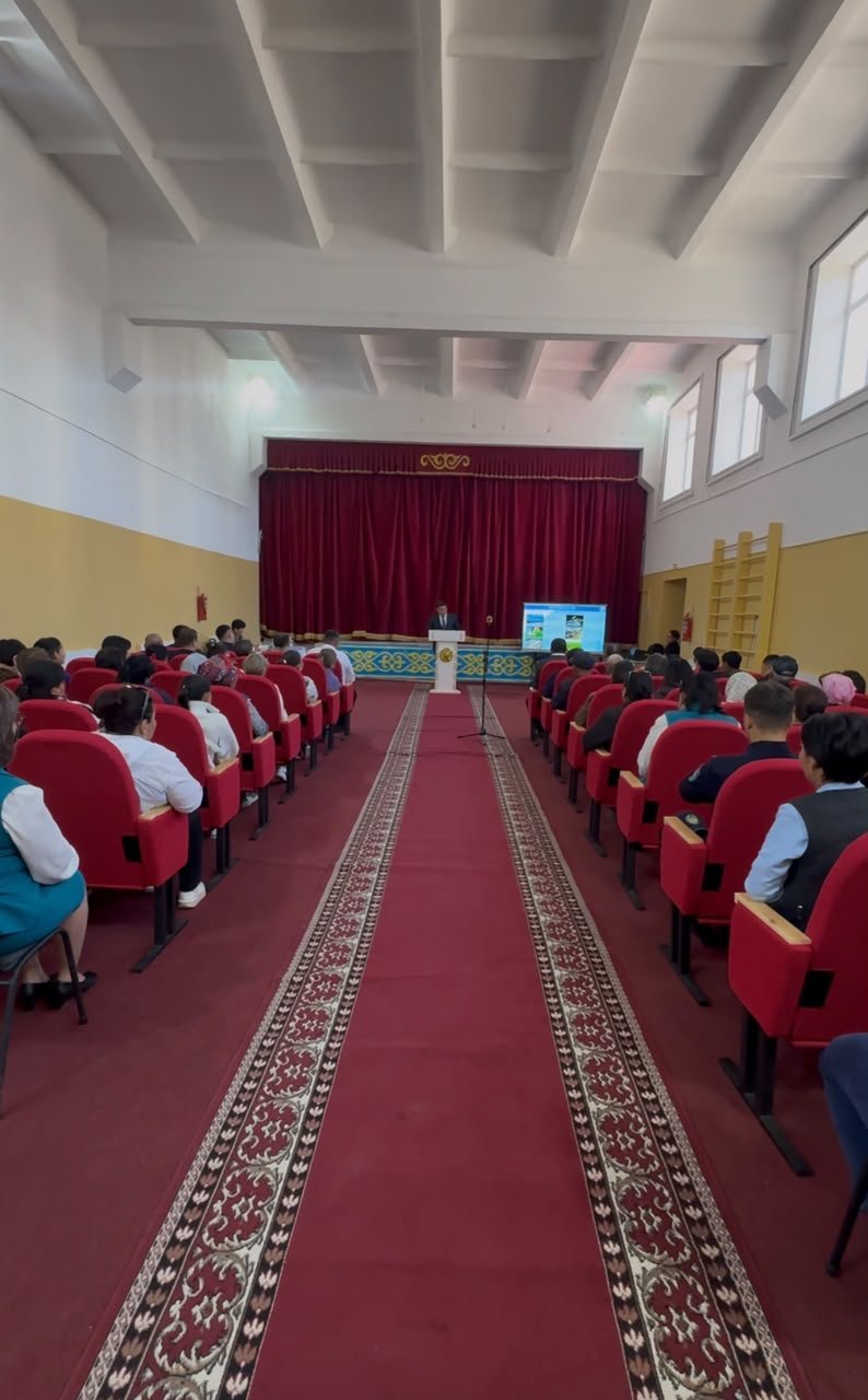 Қаратал ауданының әкімі Үштөбе қаласының тұрғындарымен кездесті — Фотосурет 1