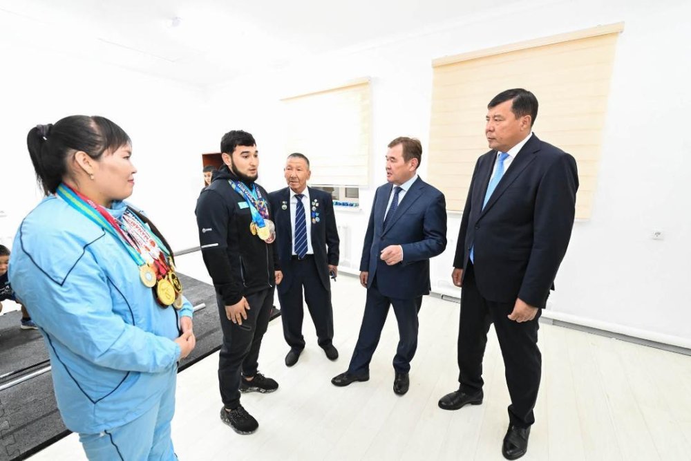 Аймақ басшысы Бәйгеқұм және Еңбекші ауылдарының тұрғындарымен кездесті — Фотосурет 4