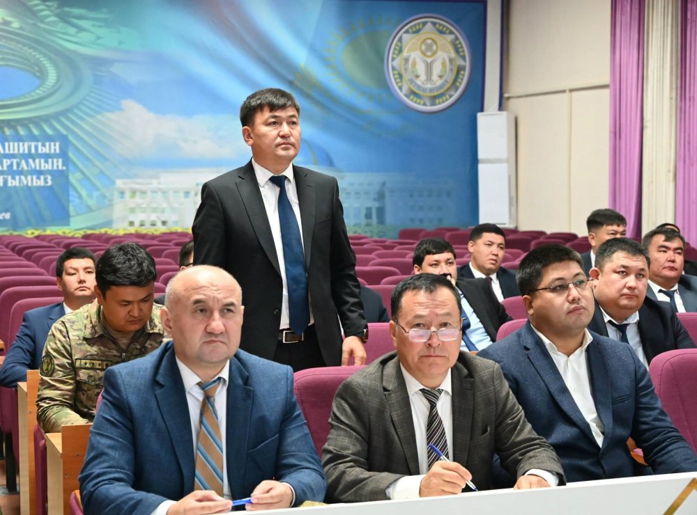 АППАРАТ МӘЖІЛІСІНДЕ АТҚАРЫЛҒАН ЖҰМЫСТАРДЫҢ БАРЫСЫ ТАЛҚЫЛАНДЫ — Фотосурет 17