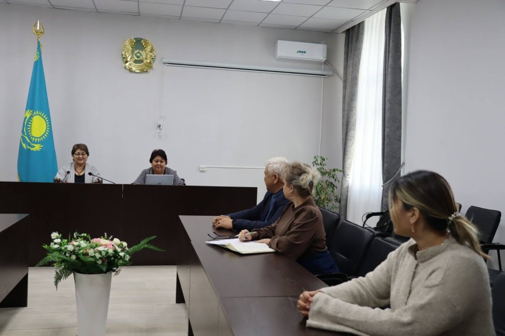 Аудандық мәслихаттың кезектен тыс сессиясы өтті — Фотосурет 1