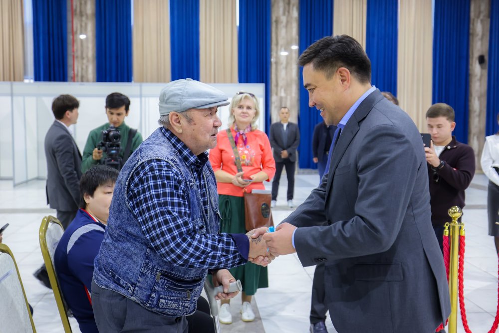 ШЫМКЕНТТЕ ТАҒЫ 30 ОТБАСЫҒА ЖАҢА ПӘТЕРЛЕРДІҢ КІЛТІ ТАБЫСТАЛДЫ — Фотосурет 3