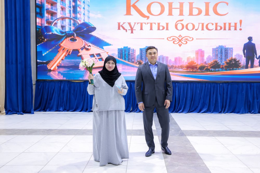 ШЫМКЕНТТЕ ТАҒЫ 30 ОТБАСЫҒА ЖАҢА ПӘТЕРЛЕРДІҢ КІЛТІ ТАБЫСТАЛДЫ — Фотосурет 2