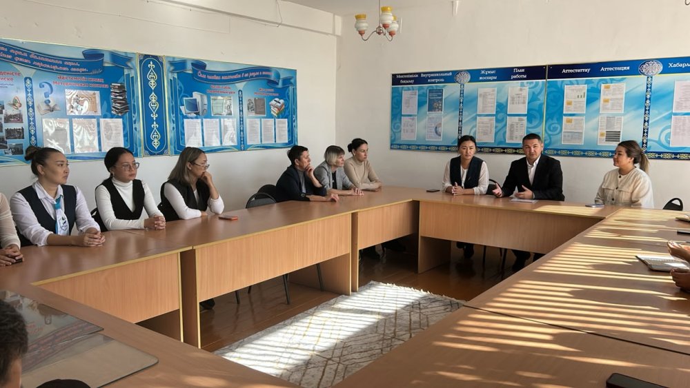 Абай облысы білім басқармасының Бородулиха ауданы білім бөлімінің «Коростели орта мектебі» коммуналдық мемлекеттік мекемесі КММ ұжымымен кездесу — Фотосурет 2