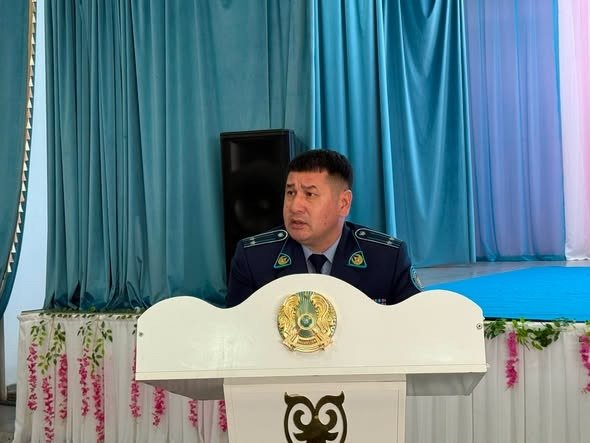 Түркістан облысының полицейлері 1300-ден астам оқушымен кездесті — Фотосурет 3
