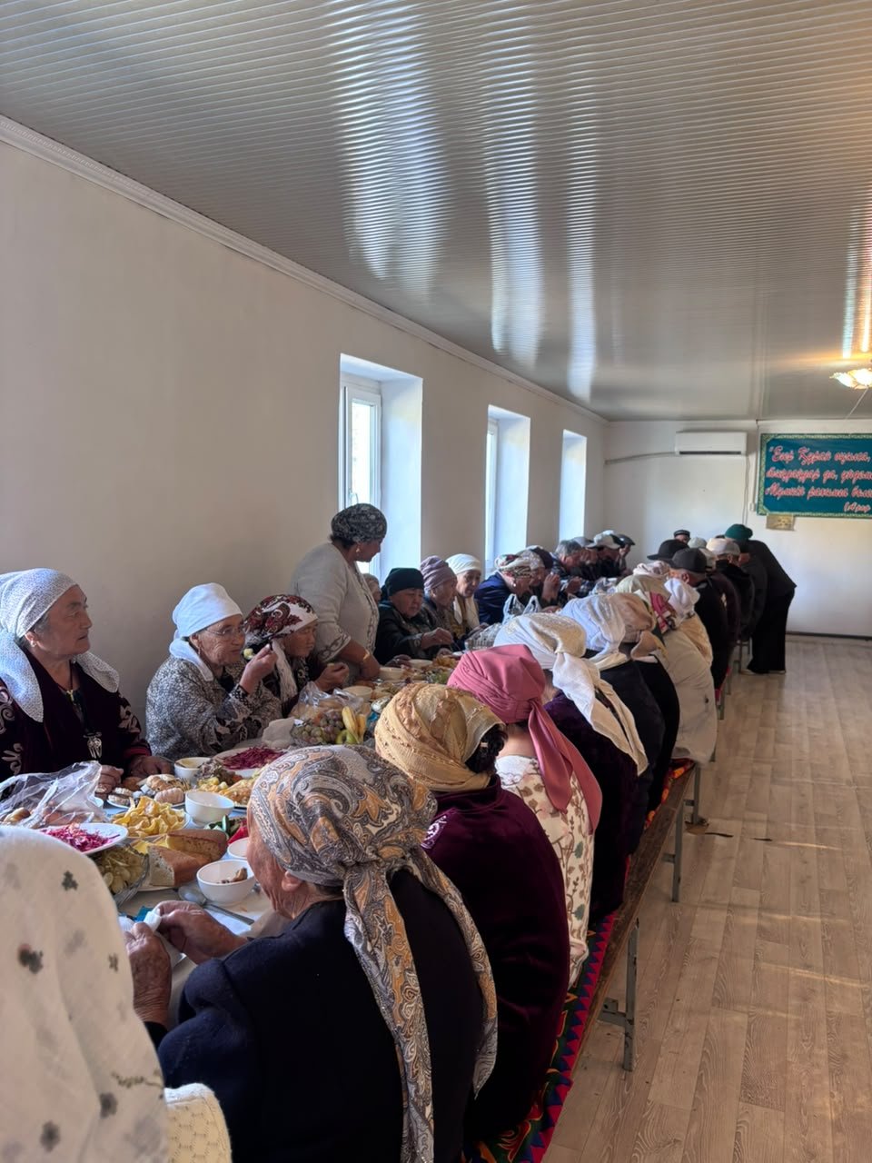 Қарттар күніне орай ауыл ақсақалдары мен ақ жаулықты әжелерімізге ақ дастархан жайылып, құрмет көрсетілді — Фотосурет 3