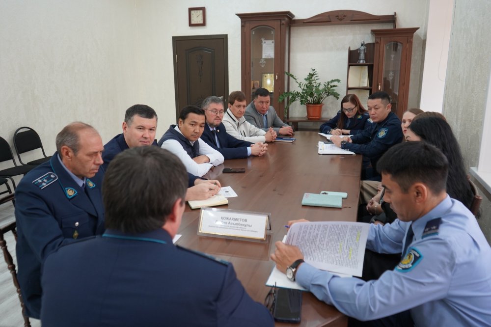 СҚО полицейлері банктерге жинақ ақшаны күмәнді жолмен шешіп алу әрекеттері туралы хабарлауды ұсынды — Фотосурет 1