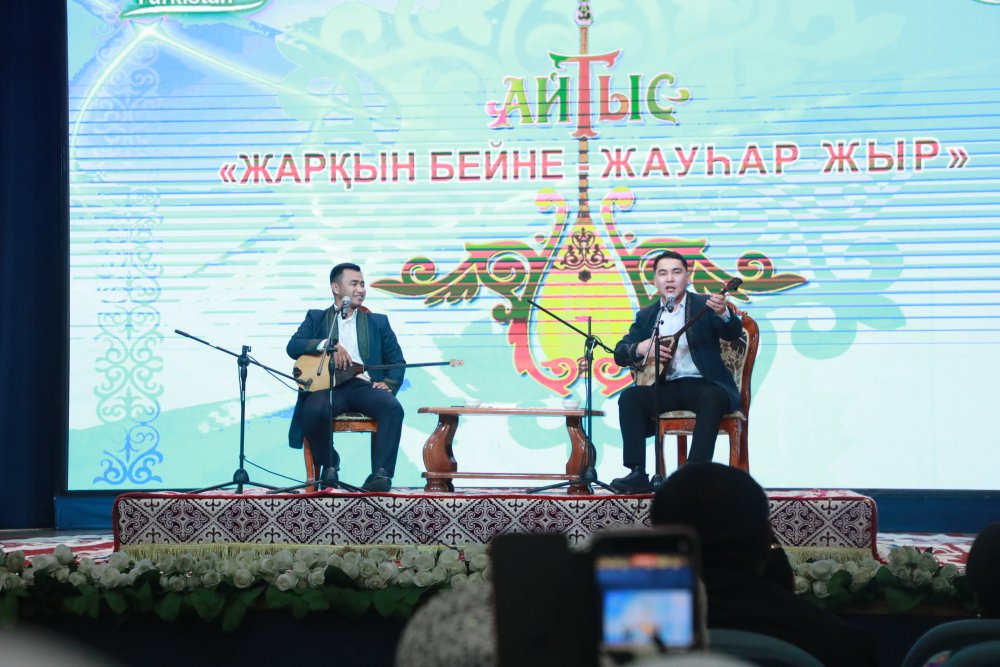 САРЫАҒАШТА ДҮРКІРЕГЕН СӨЗ ДОДАСЫ «ЖАРҚЫН БЕЙНЕ-ЖАУҺАР ЖЫР» АТТЫ АҚЫНДАР АЙТЫСЫ ӨТТІ — Фотосурет 5