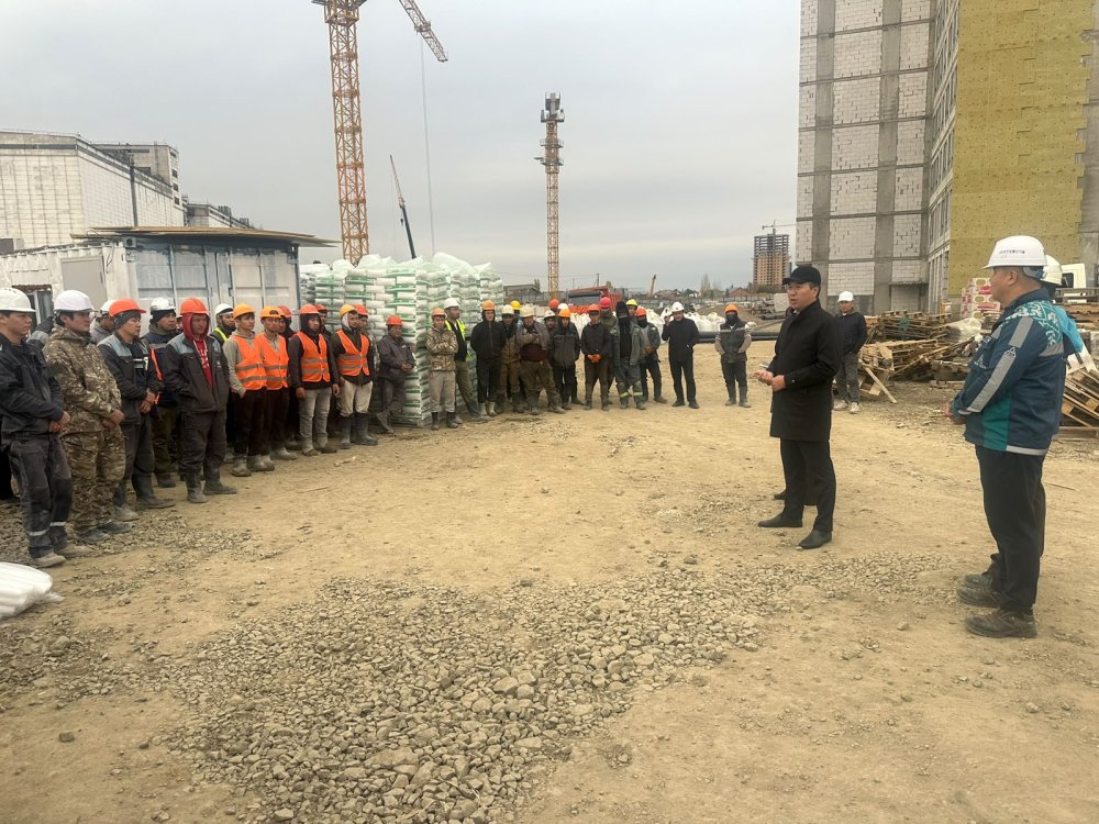 Еңбек инспекциясы департаменті, «МАК» ӨСК» АҚ өкілдерінің, сондай-ақ «Kokjiek» ТҮК құрылыс объектісінің мердігер ұйымдарының қатысуымен кездесу өтті — Фотосурет 3