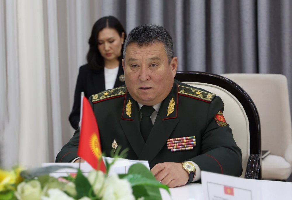 Қазақстан мен Қырғызстанның қорғаныс министрлері Шолпан-Атада кездесті — Фотосурет 3