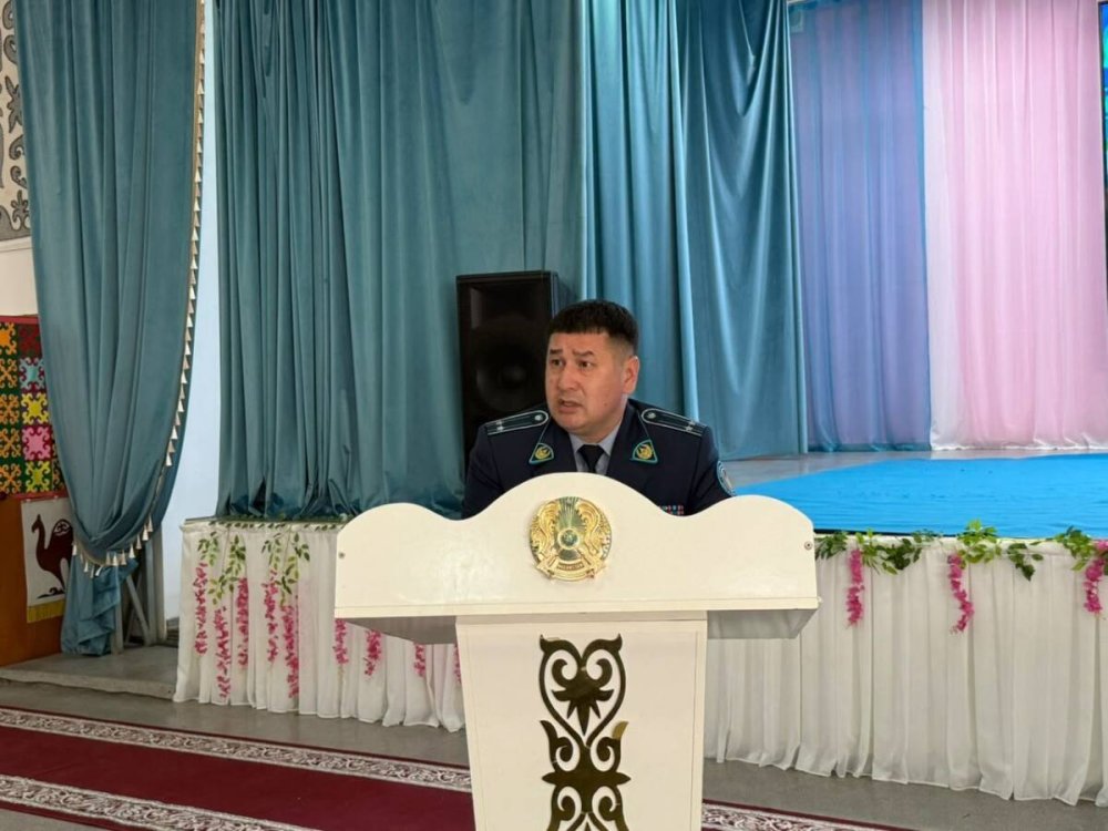 Түркістан облысында полицейлер 1300-ден астам оқушымен кездесті — Фотосурет 2