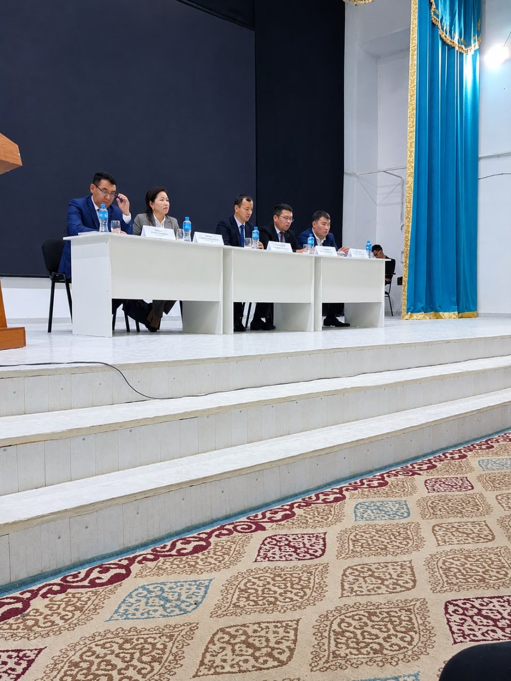 ҮШЖАҚТЫ ӘЛЕУМЕТТІК ӘРІПТЕСТІК ЖӨНІНДЕГІ КОМИССИЯ ОТЫРЫСЫ ӨТТІ — Фотосурет 1