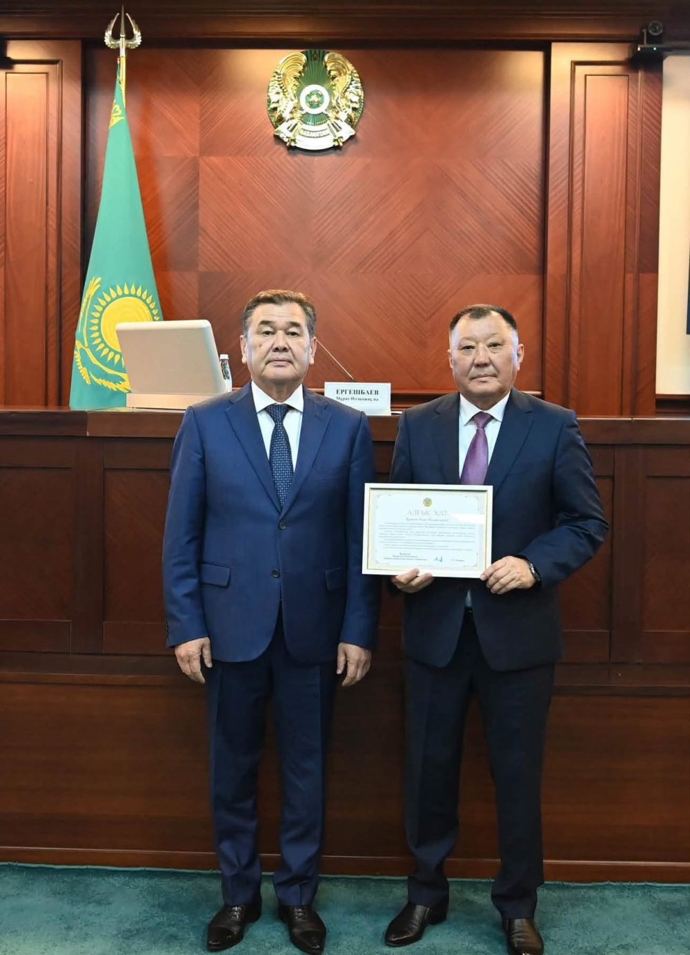 Аймақ басшысы облыстық мәслихаттың VIII шақырылымының депутаттарымен кездесті — Фотосурет 2