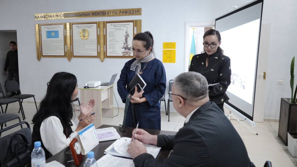 Жаңасемей ауданының әкімі Шаған кентінің тұрғындарымен кезекті есеп беру кездесуін өткізді — Фотосурет 2