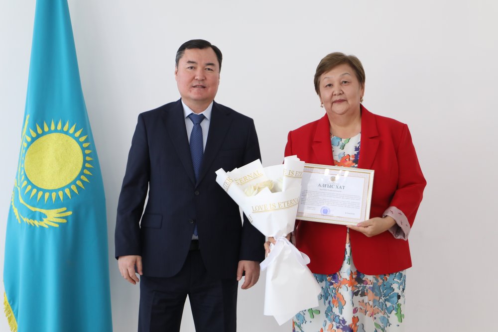 МӘСЛИХАТ ДЕПУТАТТАРЫНА ҚҰРМЕТ КӨРСЕТІЛДІ — Фотосурет 4