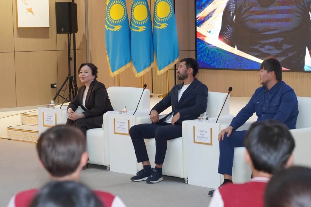ЖЕҢІСКЕ ЖЕТЕЛЕЙТІН МІНЕЗ: АРМАН ОСПАНОВ ЭТНОС ЖАСТАРЫМЕН КЕЗДЕСТІ — Фотосурет 1