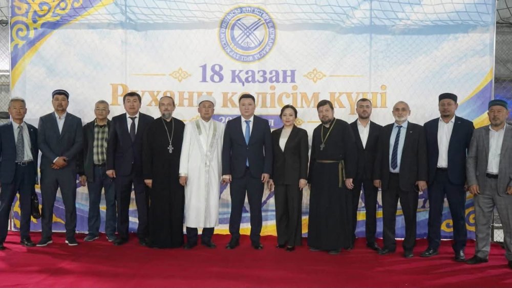 ТҮРКІСТАНДА РУХАНИ КЕЛІСІМ КҮНІНЕ ОРАЙ ЭКОЛОГИЯЛЫҚ ЖӘНЕ СПОРТТЫҚ ІС-ШАРАЛАР ҰЙЫМДАСТЫРЫЛДЫ — Фотосурет 4