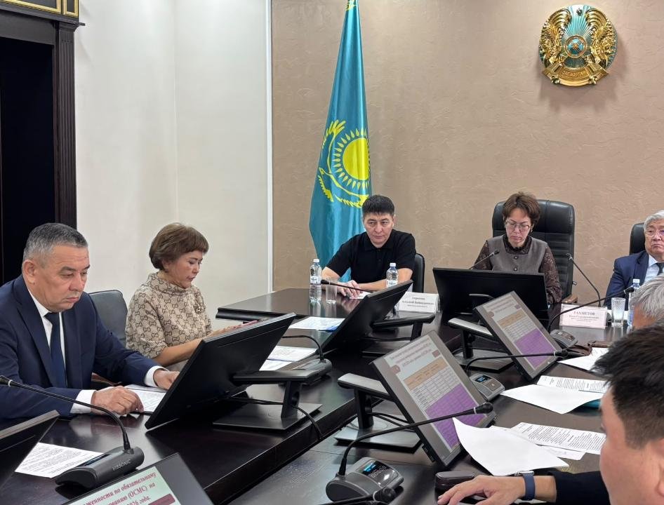 Ақмола облысында еңбекті қорғау және әлеуметтік төлемдер бойынша берешекті өтеу мәселелері талқыланды — Фотосурет 1