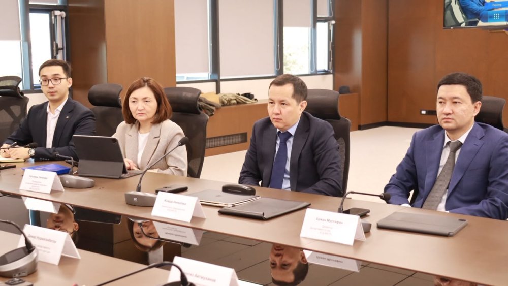 МКК-нің Huawei Technologies Kazakhstan компаниясының өкілдерімен жасанды интеллект технологияларын қолдану мәселелері бойынша кездесуі — Фотосурет 1