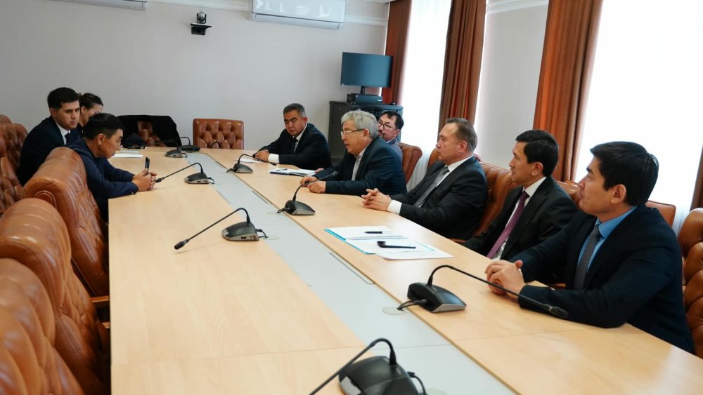 Газдандыру бойынша рекордтық көрсеткіш және Қарашығанақтағы ірі жоба: Энергетика вице-министрі Ерлан Акбаров БҚО тұрғындарымен кездесті — Фотосурет 7