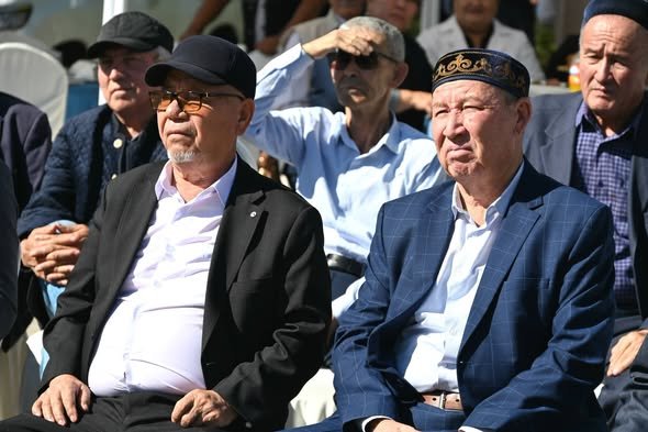 ЖЕТІСАЙЛЫҚ КӘСІПКЕР ТӨРТ ОТБАСЫҒА БАСПАНА СЫЙЛАДЫ — Фотосурет 5