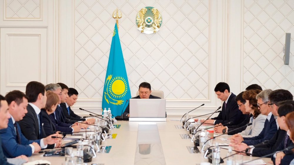 Қанат Бозымбаев коммуналдық желілерді жаңғыртуды қаржыландыруға банктердің қатысуын кеңейтуді тапсырды