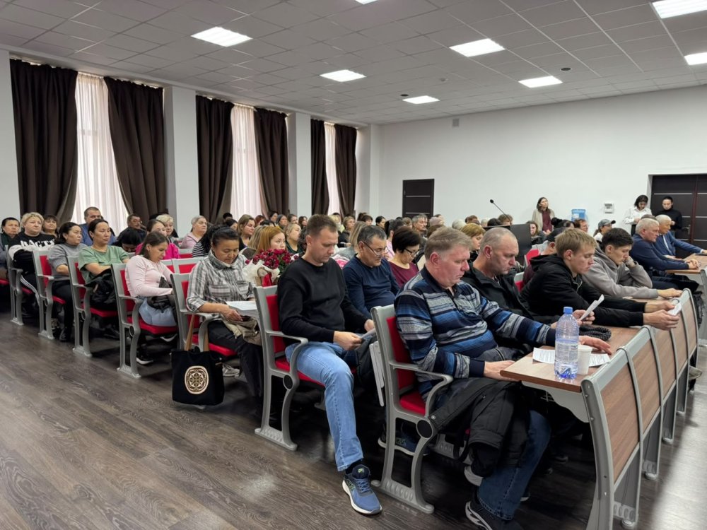 «Мемлекеттік тіл – сапалы қызмет кепілі» тақырыбында ақпараттық-түсіндіру кездесуі өтті — Фотосурет 4