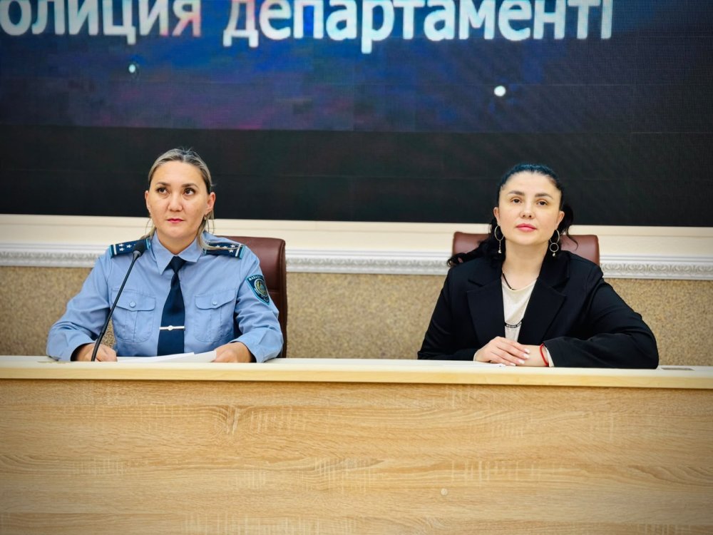 Полицейлер студенттерге бұзақылық үшін жауапкершілік туралы түсіндірді — Фотосурет 4
