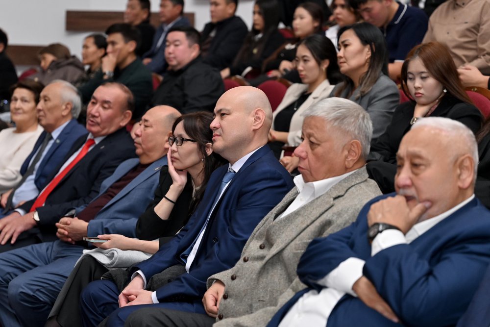 Абай облысында жазушы Роллан Сейсенбаевқа құрмет көрсетілді — Фотосурет 10