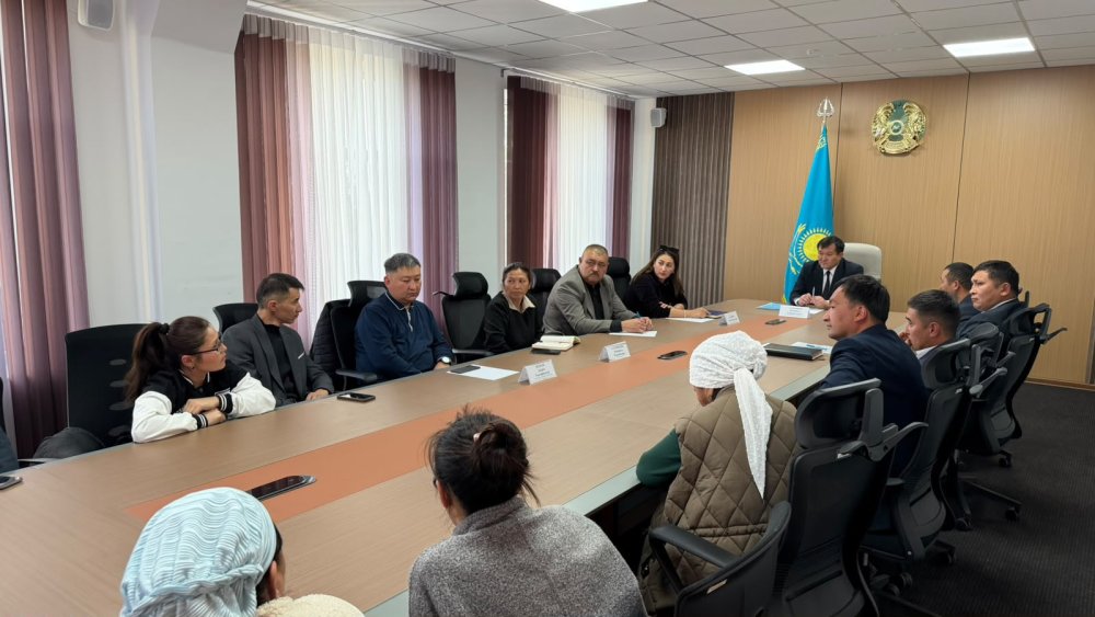 «ЗАҢ ЖӘНЕ ТӘРТІП»: «ӘДІЛЕТ КЕҢЕС БЕРЕДІ» АКЦИЯСЫ АЯСЫНДА КЕГЕН АУДАНЫНДА АЗАМАТТАРДЫ ҚАБЫЛДАУ ӨТКІЗІЛДІ — Фотосурет 2