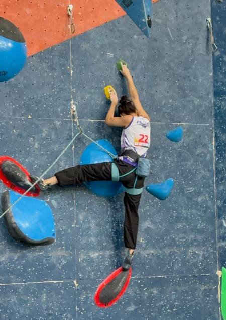 Қазақстанның үздік спорттық құзға өрмелеушілері Қарағандыда бақ сынап жатыр
