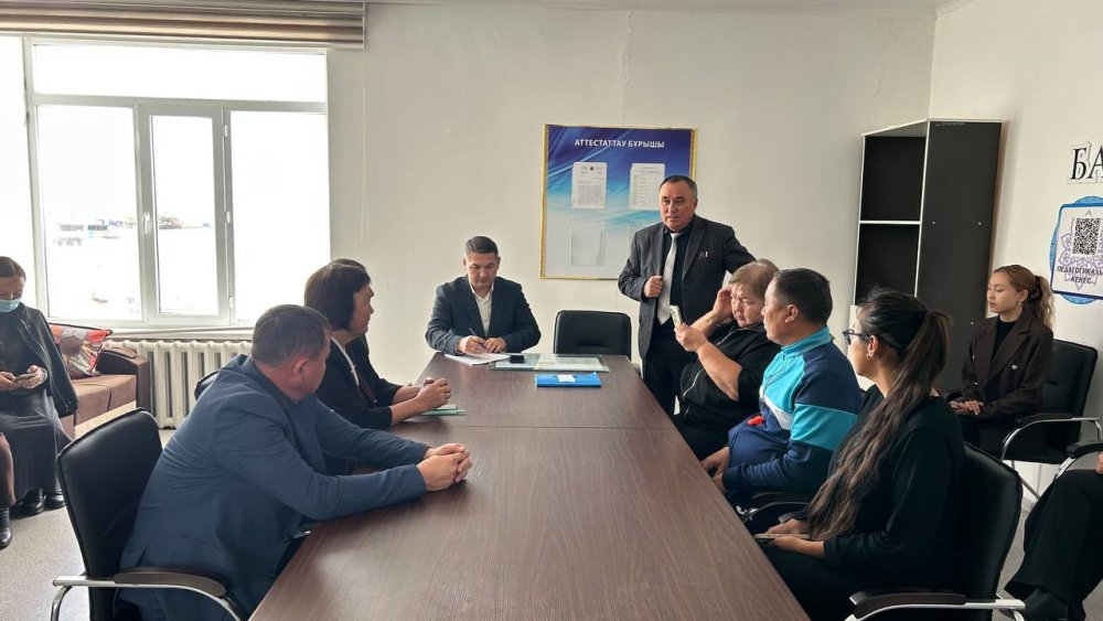 Абай облысы білім басқармасының Ақсуат ауданы білім бөлімінің «С. Сейфуллин атындағы орта мектебі» КММ ұжымымен кездесу — Фотосурет 1