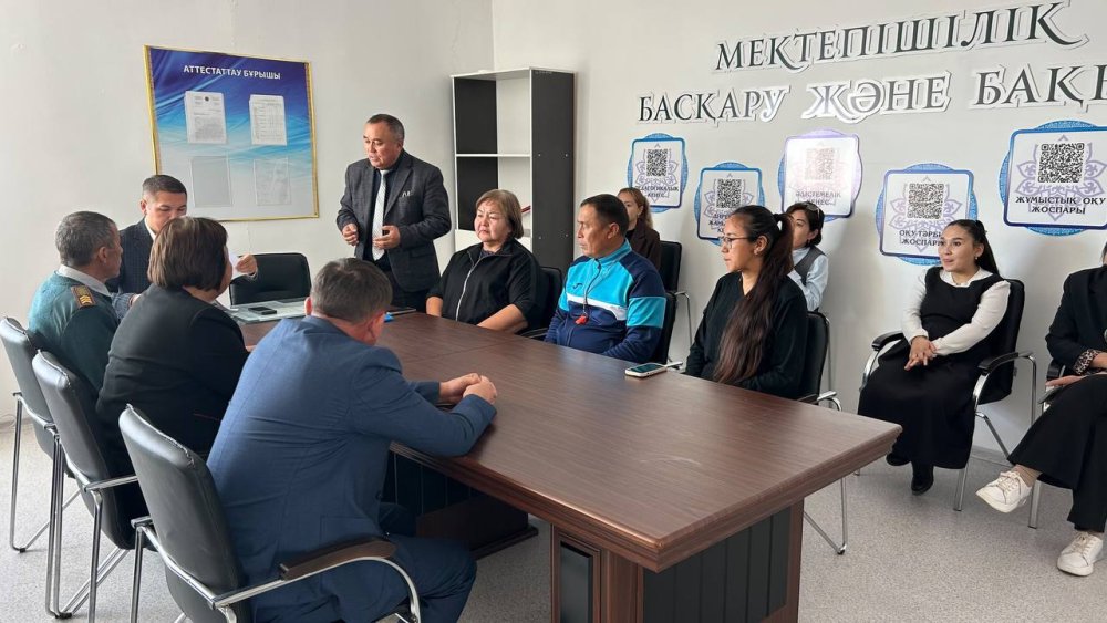 Абай облысы білім басқармасының Ақсуат ауданы білім бөлімінің «С. Сейфуллин атындағы орта мектебі» КММ ұжымымен кездесу — Фотосурет 2