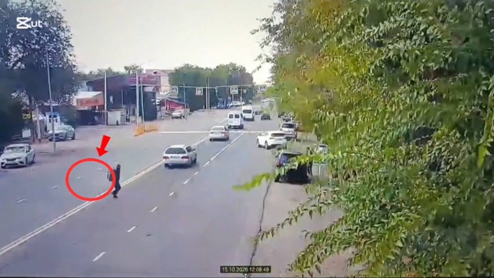 Бейнекамера бақылауында: Жетісу полициясы жаяу жүргіншілердің жол қозғалысы ережелерін бұзу деректерін анықтауда — Фотосурет 1