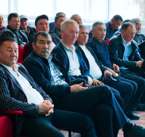 АУДАН ӘКІМІ ШАРУА ҚОЖАЛЫҚТАРЫНЫҢ ТӨРАҒАЛАРЫМЕН КЕЗДЕСТІ — Фотосурет 3