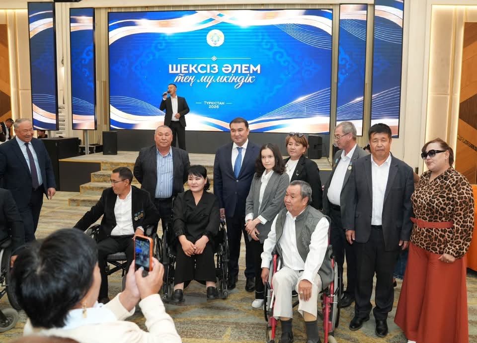 ТҮРКІСТАНДА «ШЕКСІЗ ӘЛЕМ – ТЕҢ ҚОҒАМ»: ЕРЕКШЕ ЖАНДАРДЫҢ ЖІГЕРІ ҰЛЫҚТАЛДЫ — Фотосурет 3