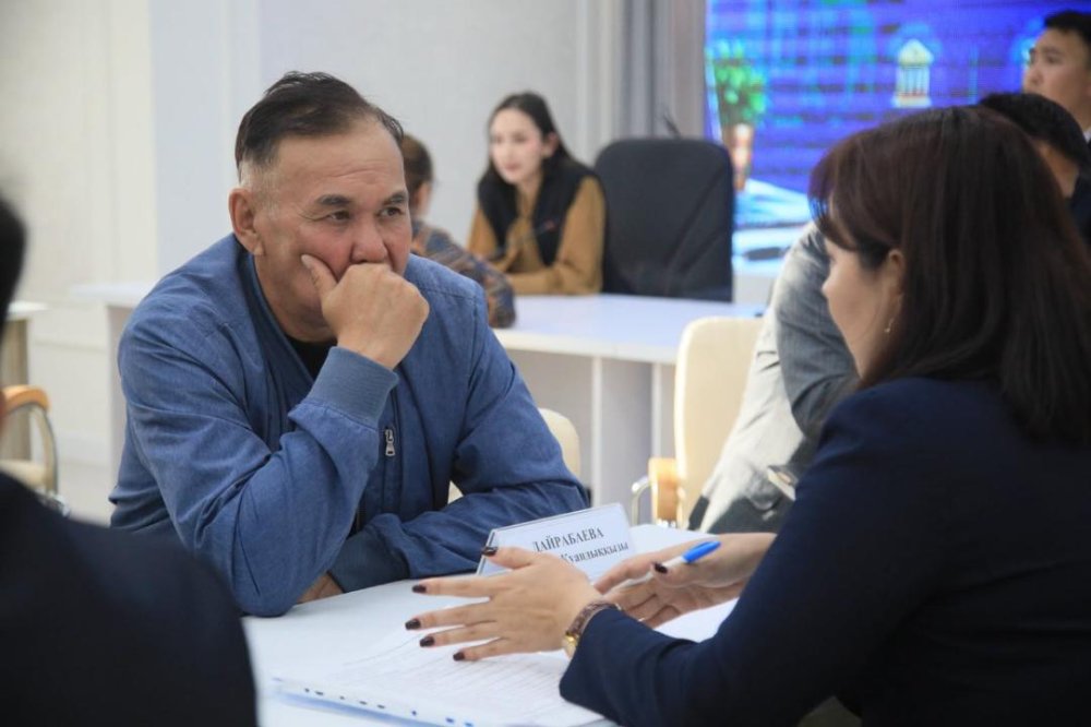 Кәсіпкерлерге қаржылай қолдау көрсету мәселелері бойынша кездесу өтті — Фотосурет 6