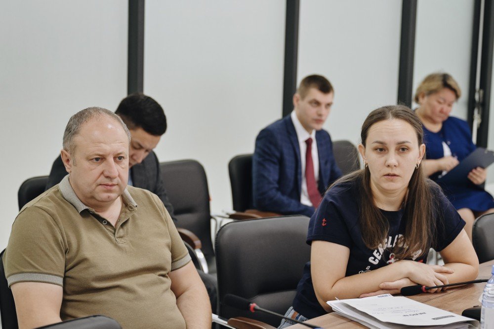 СҚО әкімі азаматтарды жеке мәселелері бойынша қабылдады — Фотосурет 4