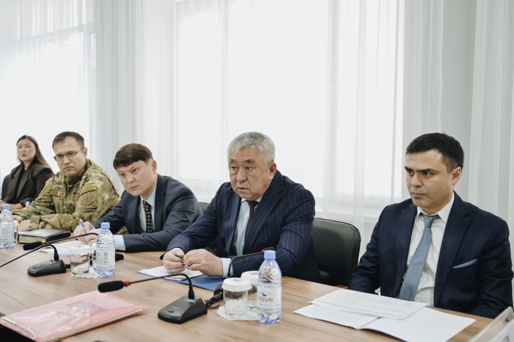 СҚО әкімі азаматтарды жеке мәселелері бойынша қабылдады — Фотосурет 3