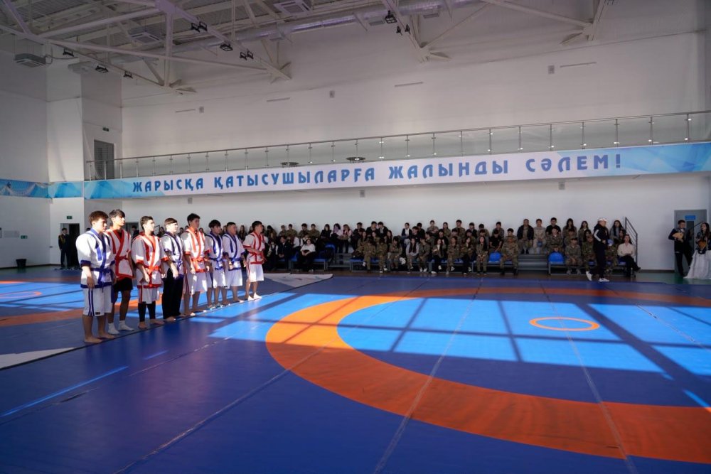 Астана жасөспірімдер арасында күрестен «Жас сарбаз барысы» турнирі өтті — Фотосурет 1