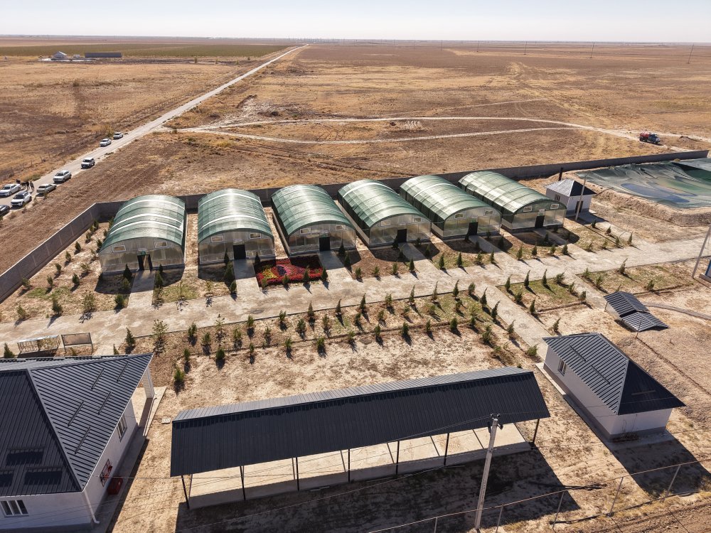 НҰРАЛХАН КӨШЕРОВ ЗАМАНАУИ ГҮЛ ӨНЕРКӘСІПТІК ПАРКІНІҢ ҚҰРЫЛЫСЫМЕН ТАНЫСТЫ — Фотосурет 10