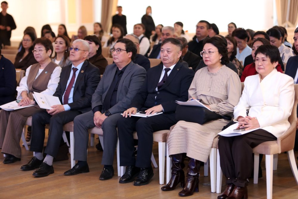 Петропавл қаласында «Тіл – бірлік пен үйлесім негізі: жаңа дәуірдегі тіл саясаты» тақырыбында республикалық семинар өтті — Фотосурет 4