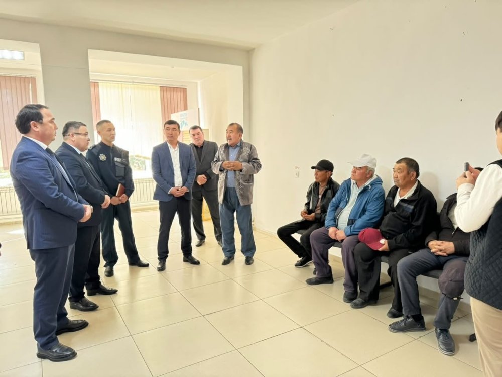 «Заң мен тәртіп» идеологемасын іске асыру мақсатында Қордай ауданында азаматтарды жеке қабылдау акциясы өткізілді — Фотосурет 3