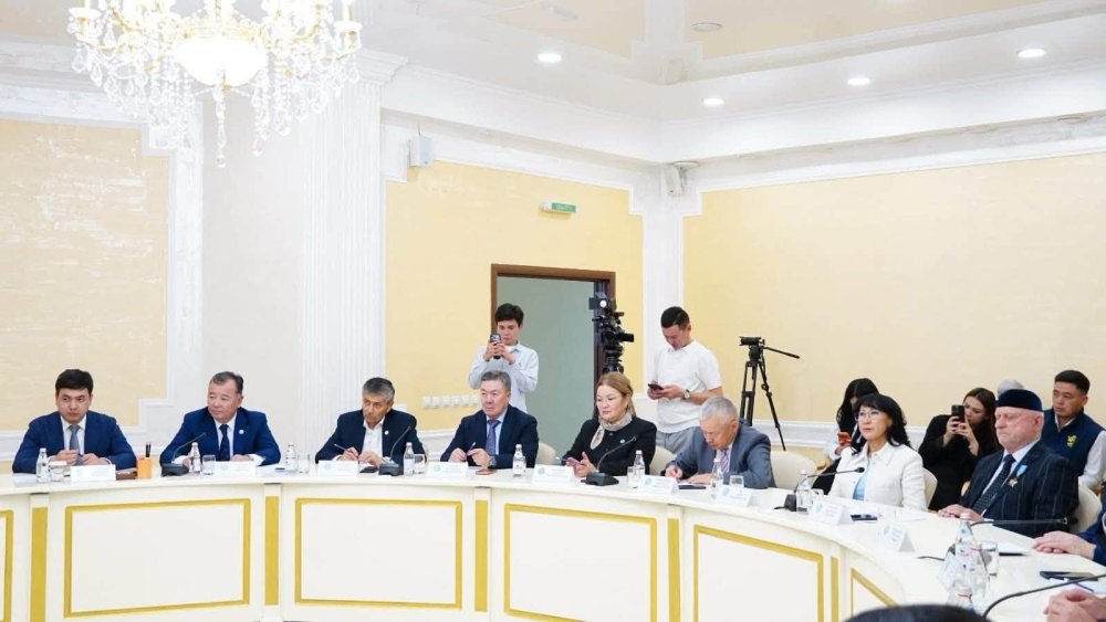 БҚО-ДА ЭТНОМӘДЕНИ БІРЛЕСТІКТЕР, АЗАМАТТЫҚ ҚОҒАМ ЖӘНЕ ЖАСТАР ӨКІЛДЕРІМЕН КЕЗДЕСУ ӨТТІ — Фотосурет 2
